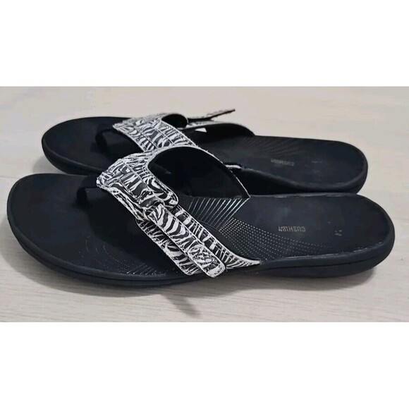 Clarks Cloudsteppers Thong Sandals Zebra Flip Flop Adjustable Women Sz 10 Q06 - Picture 1 of 7